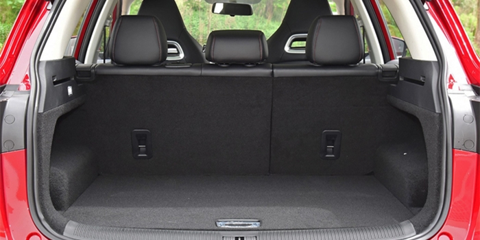 后備箱內襯.jpg 后備箱內襯.jpg