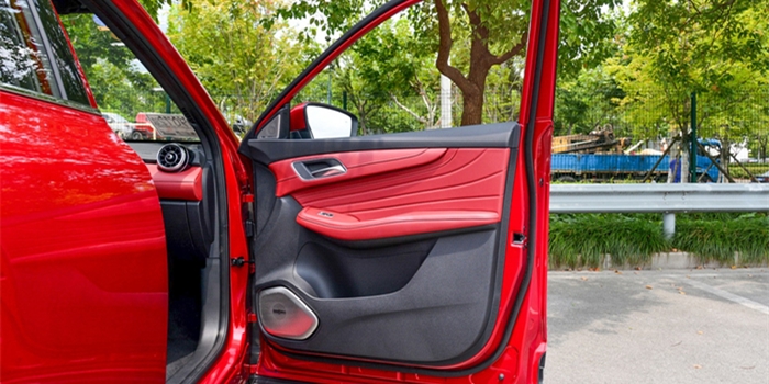 汽車門板.jpg 汽車門板.jpg